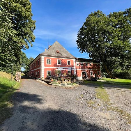 Rodinna Farma Sedmikraska Sněžné Bagian luar foto