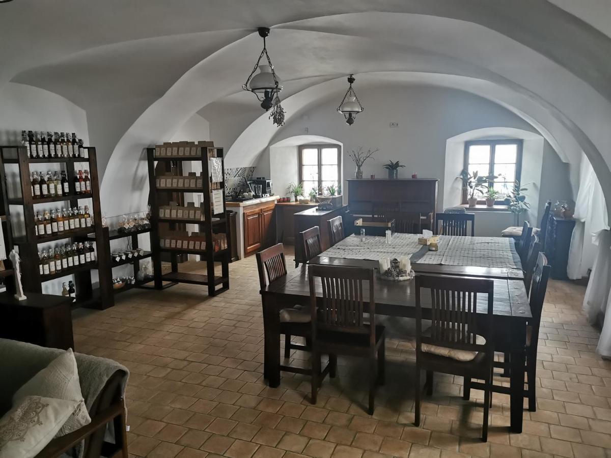 Rodinna Farma Sedmikraska Sněžné Bagian luar foto